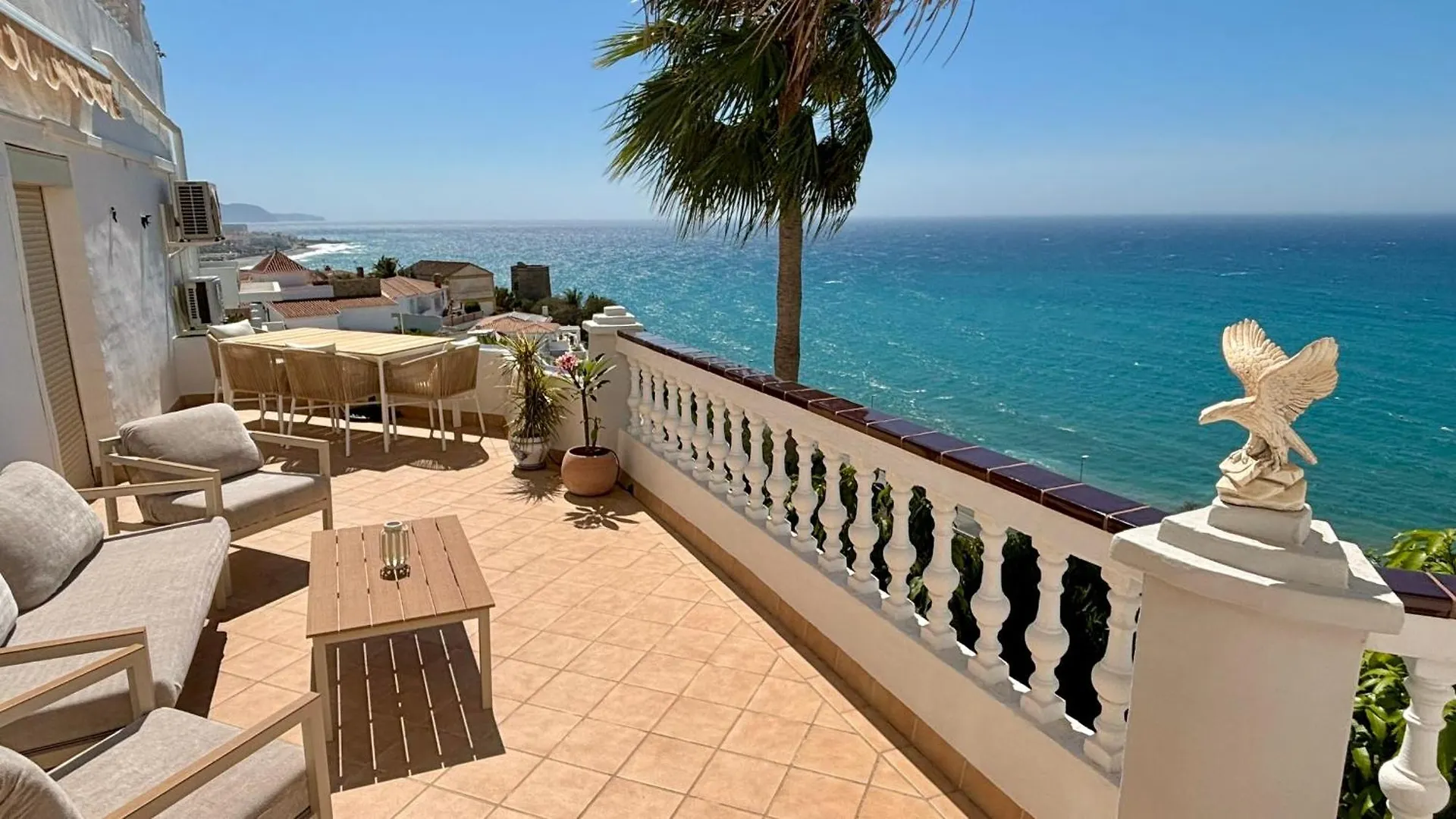 Fantastic Sea Views Sun Lounge Apartment Nerja